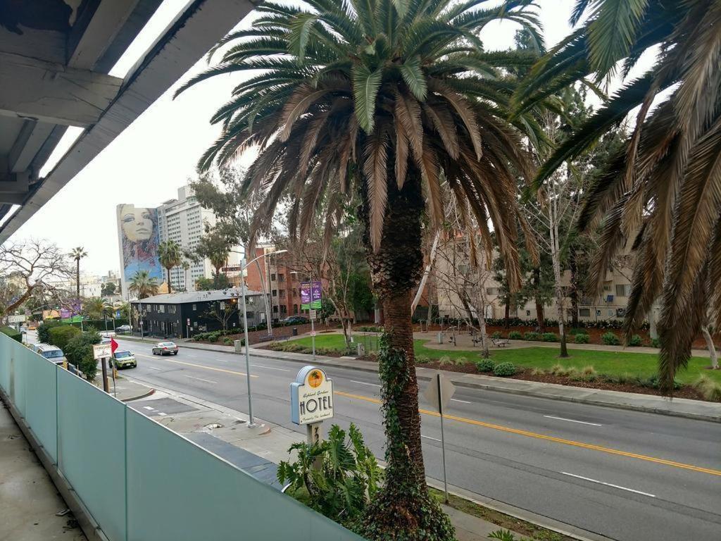 Highland Gardens Hotel Los Angeles Exterior photo